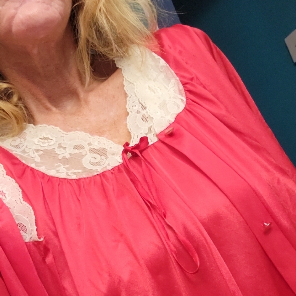 Elegant Crimson Red White Lace-Trimmed Women's Robe